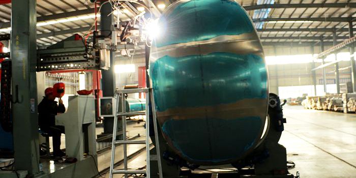 tanker making with 5754 aluminium wide plate for tankers.jpg